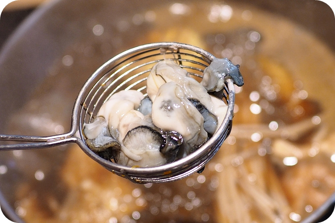 【宜蘭美食】六號糧倉精緻鍋物，挑戰16盎司大拼盤，品嚐彈跳松阪豬，以及大如面膜的霜降雪花牛～ @捲捲頭 ♡ 品味生活