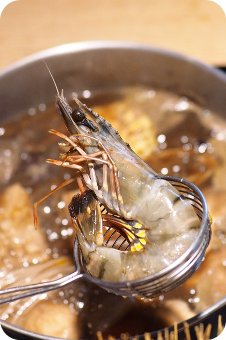 【宜蘭美食】六號糧倉精緻鍋物，挑戰16盎司大拼盤，品嚐彈跳松阪豬，以及大如面膜的霜降雪花牛～ @捲捲頭 ♡ 品味生活