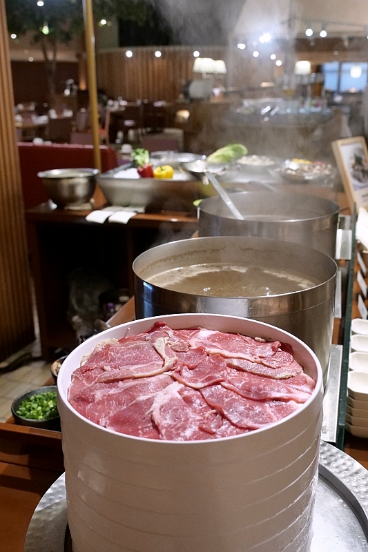 【台南遠東香格里拉】住兒童帳篷，現煮牛肉湯海鮮粥吃到飽，還有咖啡，英國茶整壺到你桌～ @捲捲頭 ♡ 品味生活