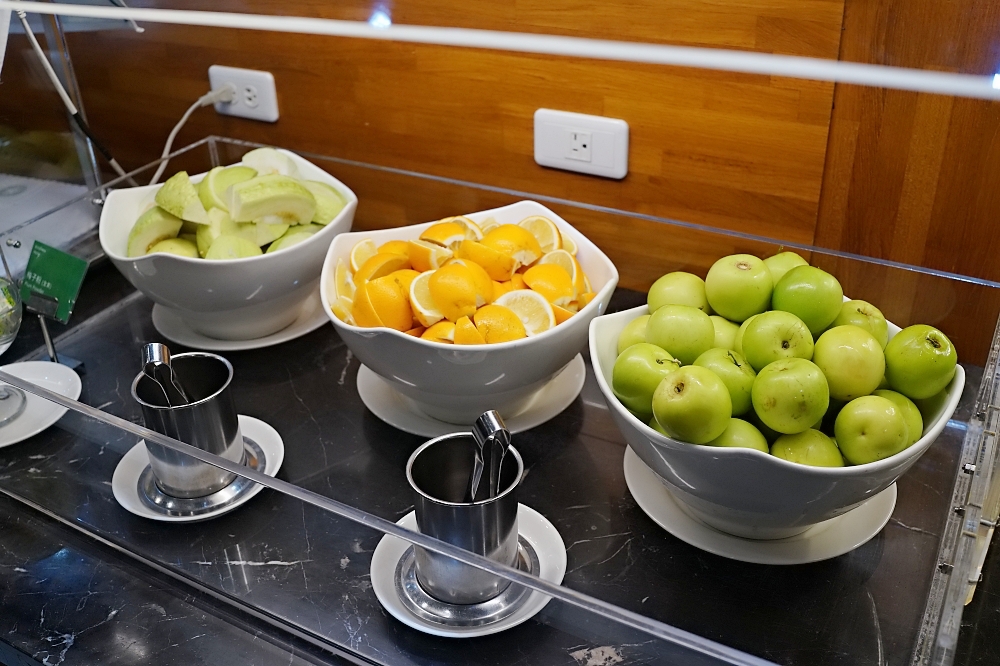 【康橋商旅台南赤崁樓館】住這裡根本一泊送三食，24小時免費點心、飲料、冰淇淋吃到飽，下午茶晚餐宵夜，通通免費～ @捲捲頭 ♡ 品味生活