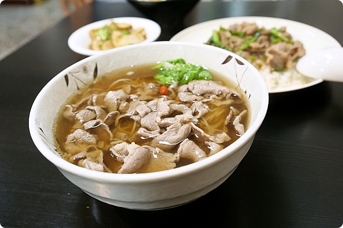 頭城阿源羊肉湯，秋冬食補好味道，必點當歸羊肉麵線、蔥油乾麵。羊肉配沾醬，直衝腦門的好味道！ @捲捲頭 ♡ 品味生活