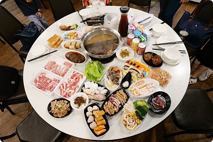 羅東美食⎪藏之田麻辣鍋。饕級麻辣控自助吃到飽，特色海鮮無限量供應、台啤X飲料無限暢飲！還有外帶超值火鍋組合，現在平日中午打卡分享388元／人，快吃一波！ @捲捲頭 ♡ 品味生活