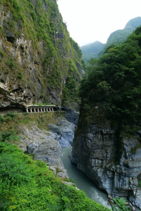 【花蓮】布洛灣山月吊橋，交通周邊景點推薦，藏身於絕美峽谷內的夢幻吊橋！ @捲捲頭 ♡ 品味生活