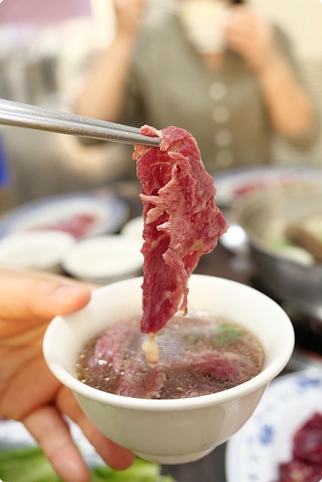 高雄【湖東牛肉館】只有吃不到，沒有不好吃的神級溫體牛肉鍋在這裡！(附菜單） @捲捲頭 ♡ 品味生活