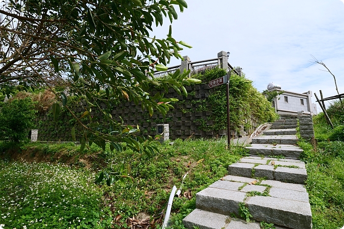 【馬祖】芹壁步道，新聽濤祕境！走上村夜行軍路線，下往山城醉心風光。必訪坐擁山海交織的芹壁X上村！ @捲捲頭 ♡ 品味生活