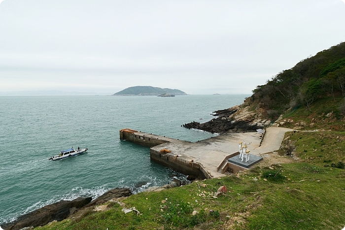 馬祖大坵島，跳島前進最Q萌的野生小鹿天堂X可愛龍貓隧道，交通方式、船班時間懶人包 @捲捲頭 ♡ 品味生活