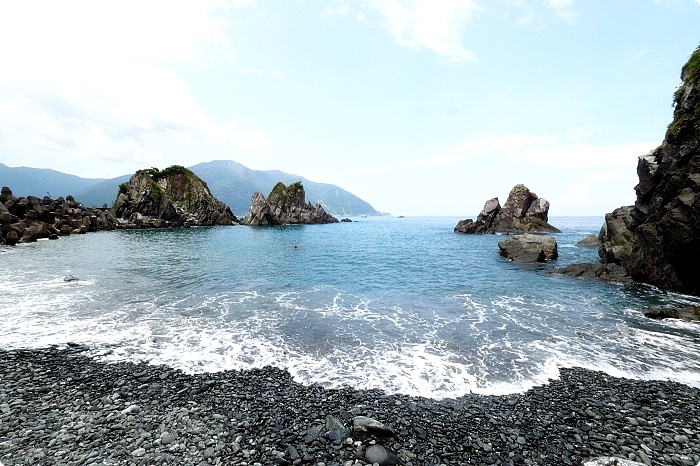 【東澳】粉鳥林漁港,神秘海灘海蝕洞,澳花瀑布！神秘南澳小旅行，美拍聖地太夢幻，很可以拍一波～ @捲捲頭 ♡ 品味生活