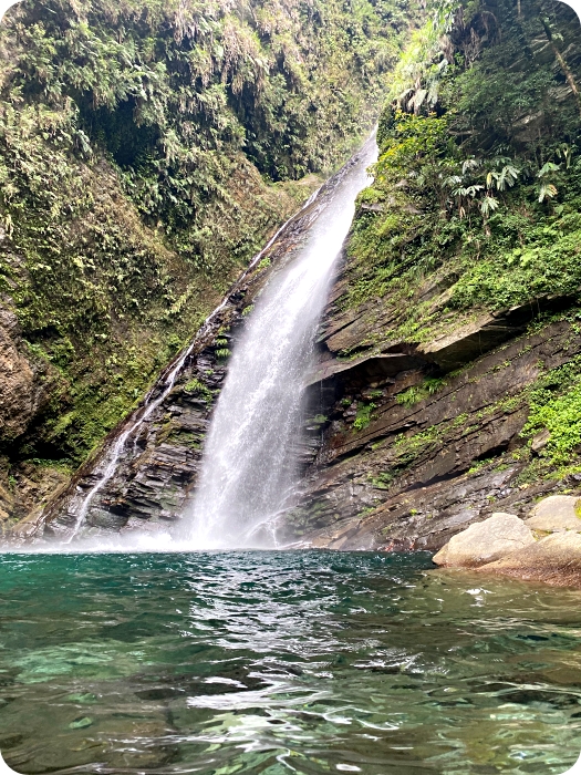 【東澳】粉鳥林漁港,神秘海灘海蝕洞,澳花瀑布！神秘南澳小旅行，美拍聖地太夢幻，很可以拍一波～ @捲捲頭 ♡ 品味生活