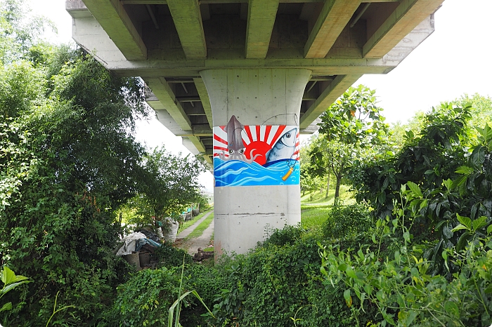 宜蘭雙園自行車道，新打卡亮點！藏在橋下的彩繪藝術，還能與火車同行散步綠空廊道！ @捲捲頭 ♡ 品味生活