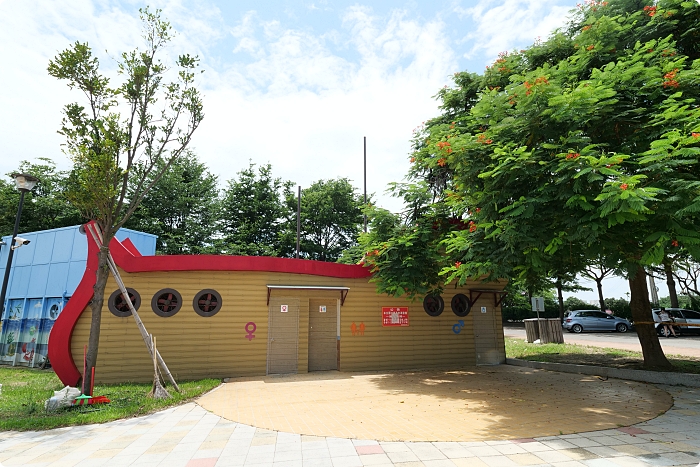 【苗栗】貓裏喵親子公園，彩色章魚溜滑梯，飛碟鞦韆、貓咪大公仔！免費遛小孩好去處～ @捲捲頭 ♡ 品味生活