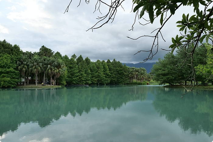 花蓮【雲山水88Villa】好好四人房，懶人椅發呆亭。獨享絕美湖景。走路就到跳石瀑布，夢幻湖落羽松步道。 @捲捲頭 ♡ 品味生活