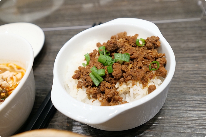 礁溪寒沐酒店》川薈中餐廳「小食大宴」。超過30道川菜料理無限供應吃到飽，現點現做直送餐桌好銷魂！ @捲捲頭 ♡ 品味生活