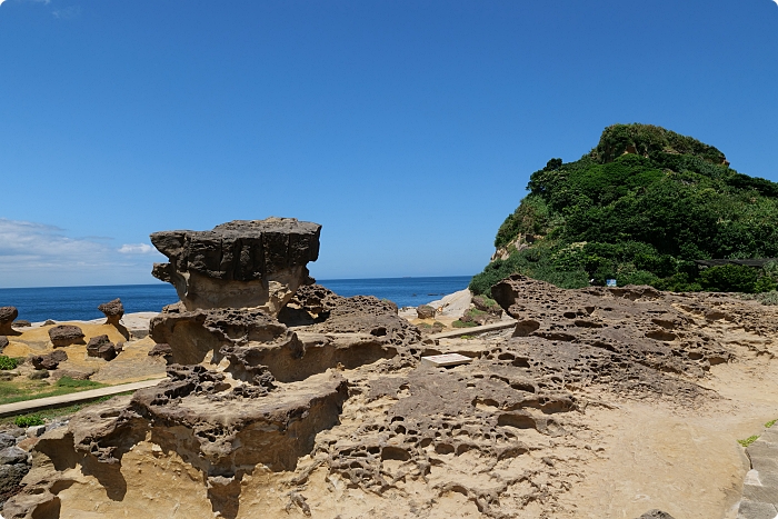 【野柳地質公園】海蝕奇觀優雅女王頭、俏皮公主、浮球秘境。小漁村、步道、沙灘、海岸，一日遊好舒心～ @捲捲頭 ♡ 品味生活