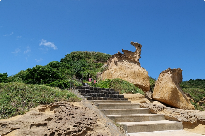 【野柳地質公園】海蝕奇觀優雅女王頭、俏皮公主、浮球秘境。小漁村、步道、沙灘、海岸，一日遊好舒心～ @捲捲頭 ♡ 品味生活