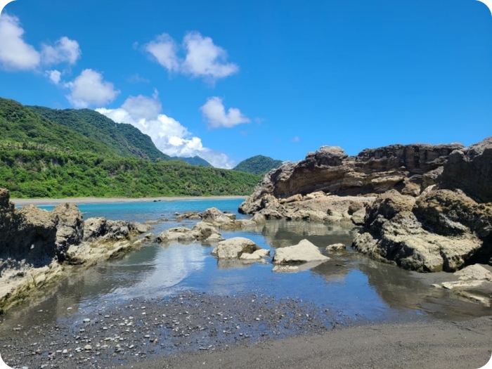 台東貓洞：可愛貓咪海蝕洞 超夯IG景點，綠色海岸公路線別錯過～ @捲捲頭 ♡ 品味生活