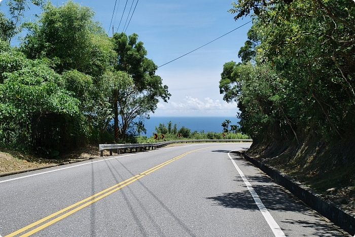 台東金剛大道，山與海的交界，還有最美山海公路、飛奔太平洋海天一色大道、直奔太陽調頭的界線！ @捲捲頭 ♡ 品味生活