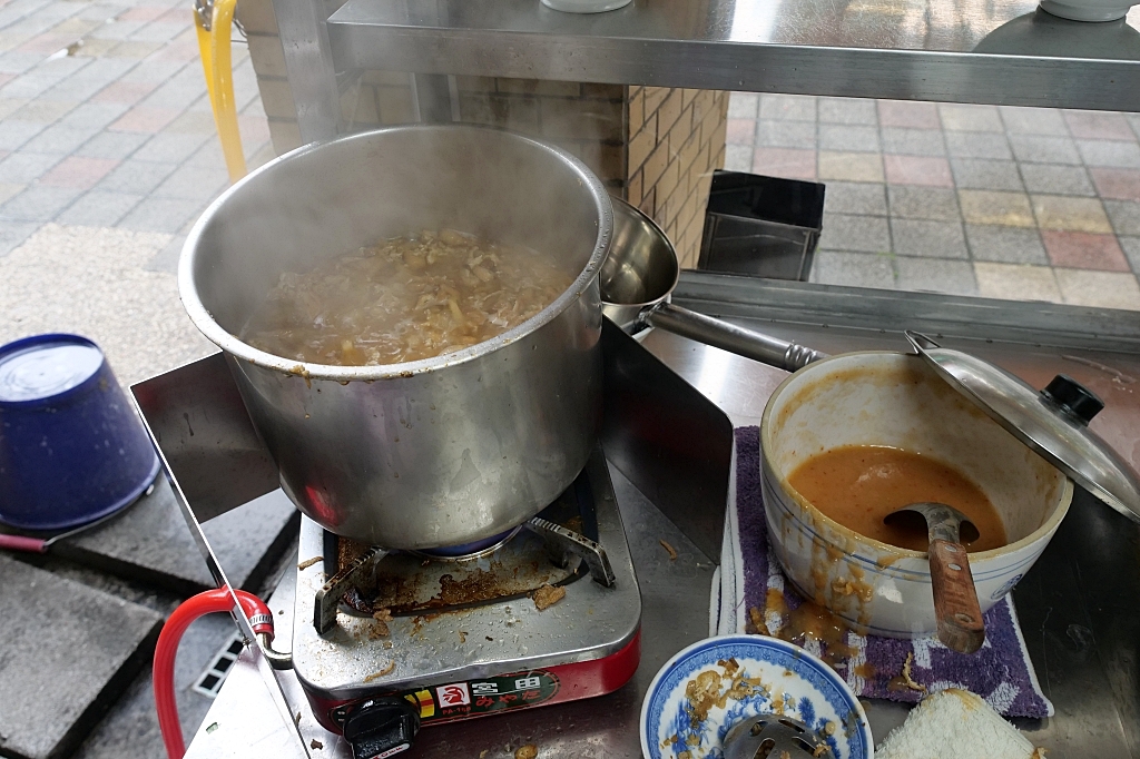 【無名油飯.幽靈油飯】羅東美食超人氣油飯名店大 PK！內行人才知道的真功夫國民美食～ @捲捲頭 ♡ 品味生活