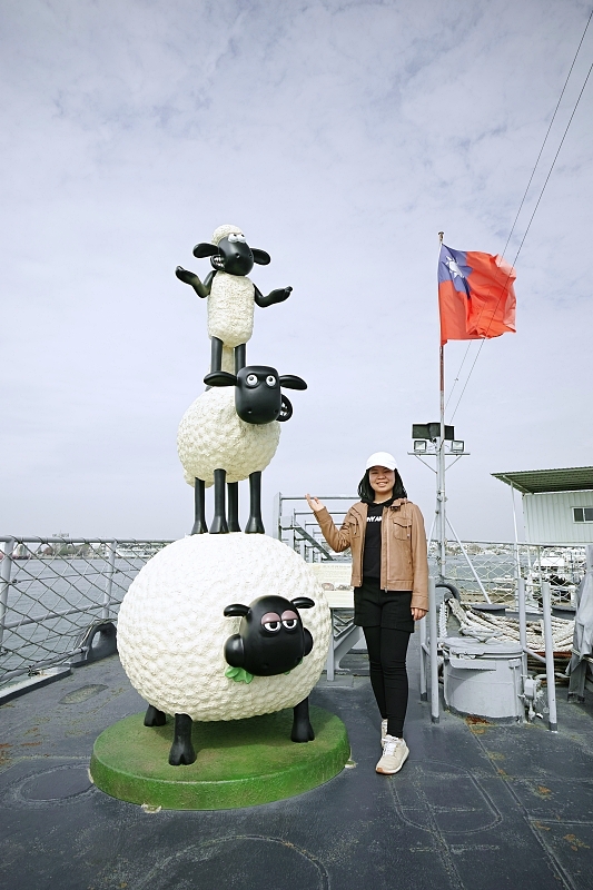 台南安平定情碼頭-德陽艦園區，笑笑羊狂歡派對登場！快來跟英國羊群搭肩拍照～（附優惠券） @捲捲頭 ♡ 品味生活