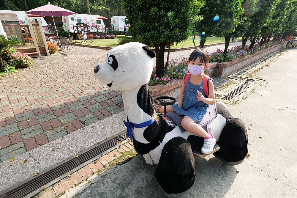 【詩情花園渡假村露營車】魔術秀、放天燈、仙女棒無限玩！平日雙人房露營車3500元起～ @捲捲頭 ♡ 品味生活