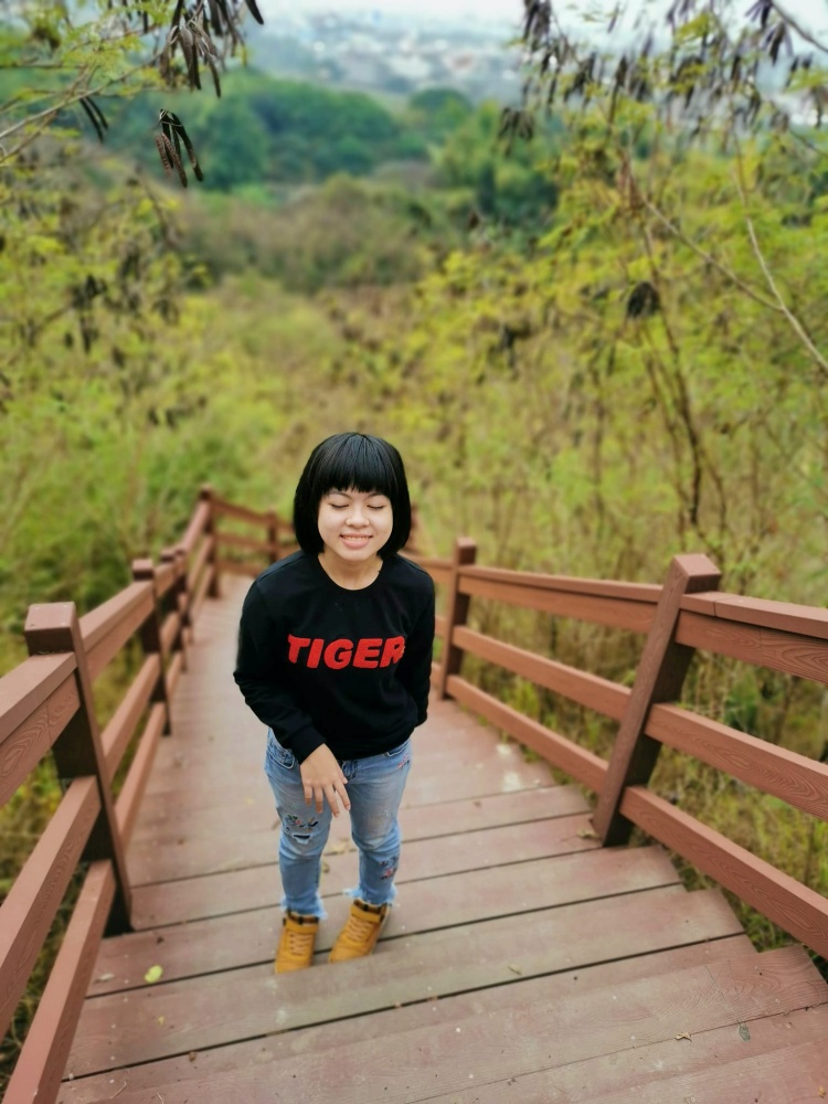 【高雄】漯底山自然公園，月世界泥火山，不用上太空就能在月球漫步！還能看空軍基地飛機起降喔～ @捲捲頭 ♡ 品味生活