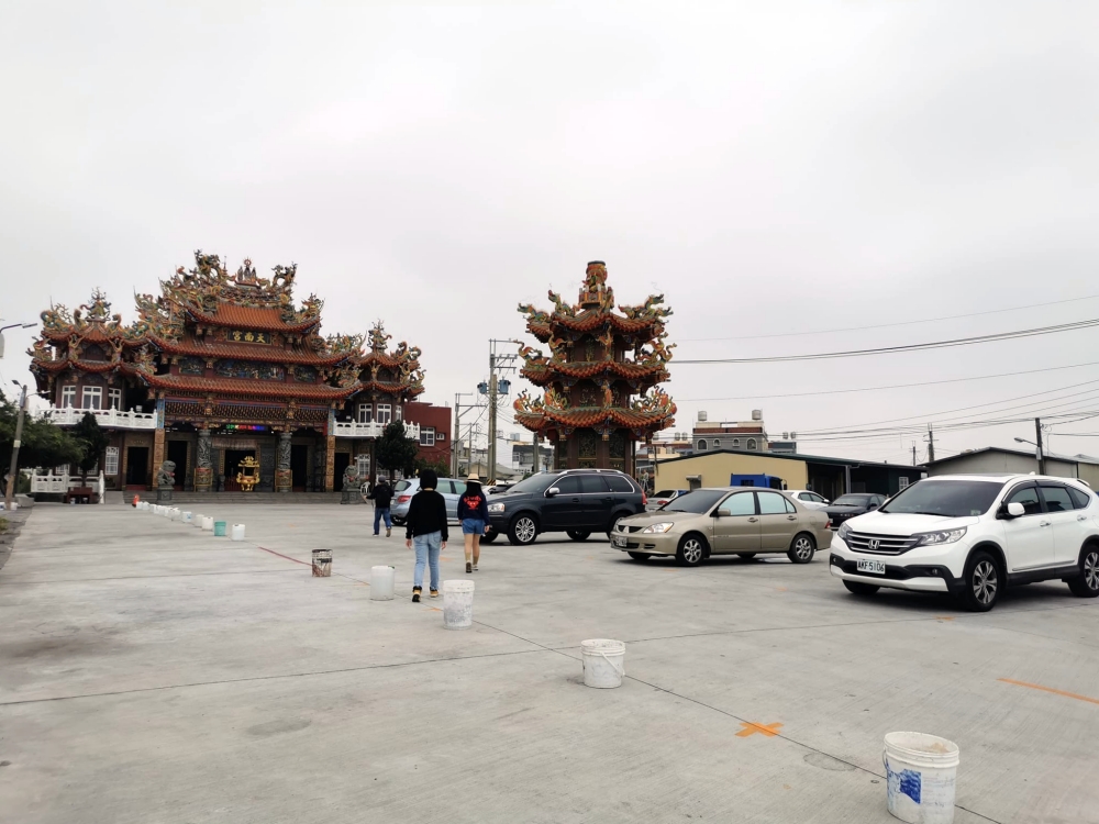 【高雄】彌陀漁港海岸光廊，來看哈利波特魔法魚，天鵝打卡牆、海浪木棧道，親子遊戲設施交通&#038;攻略！ @捲捲頭 ♡ 品味生活