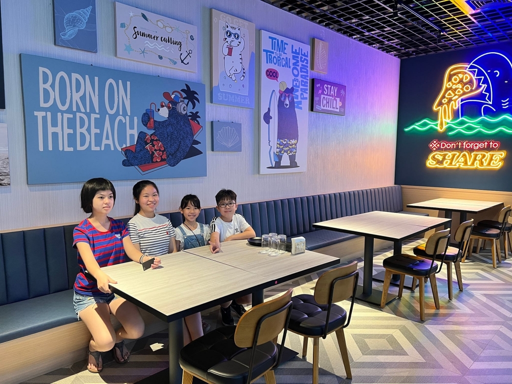 OA Pizza 》隱身在烏石港邊的美式餐廳！現烤手工PIZZA、五星級主廚義大利麵， 還有星巴克咖啡來一杯～ @捲捲頭 ♡ 品味生活