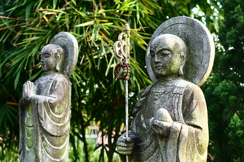 員山【北后寺】走進日系襌風寺廟，朝聖60年歷史的大佛、水池中敲鐘樓！免門票網美必追～ @捲捲頭 ♡ 品味生活