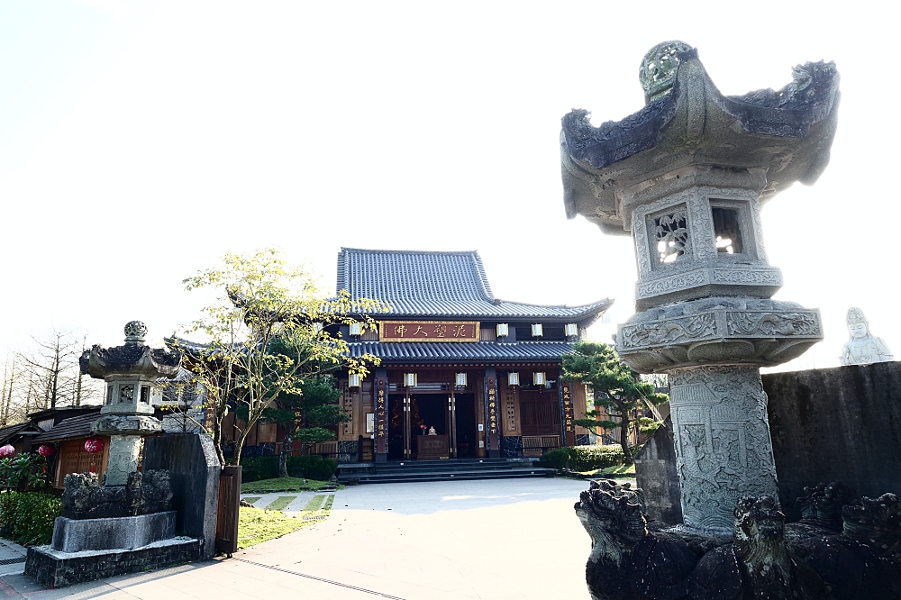 員山【北后寺】走進日系襌風寺廟，朝聖60年歷史的大佛、水池中敲鐘樓！免門票網美必追～ @捲捲頭 ♡ 品味生活