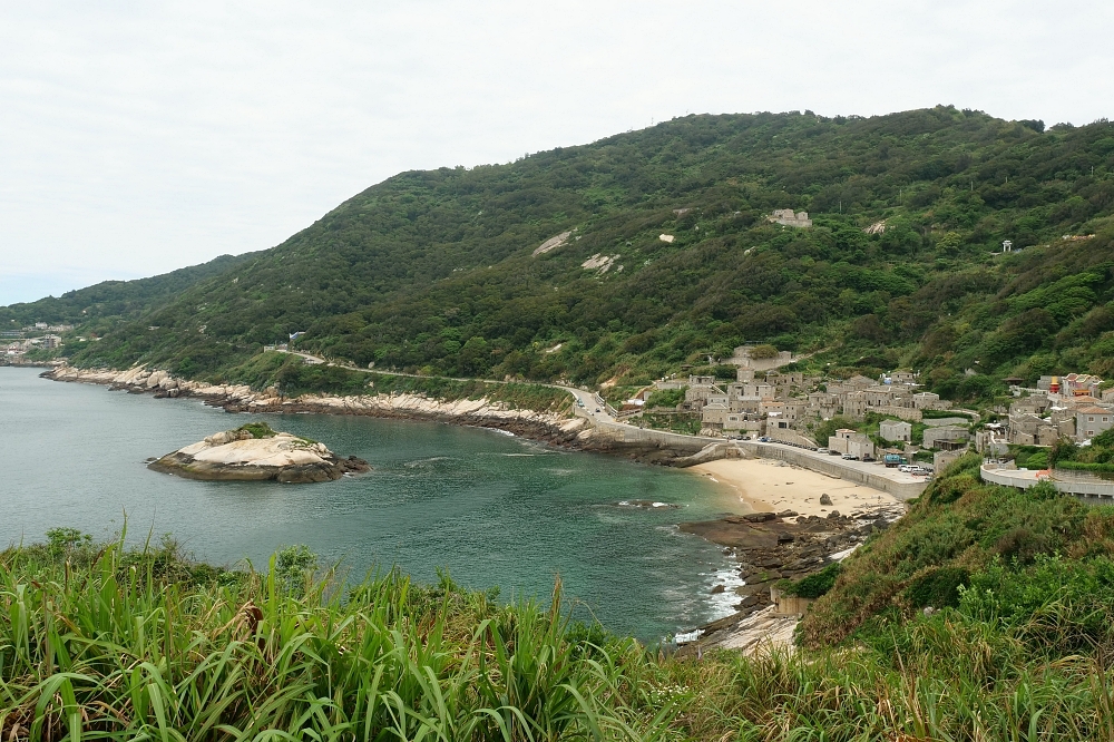 【馬祖】芹沃咖啡烘焙館，山腰上的海景咖啡廳，檸檬蜜＋老酒豬肉蛋披薩超吸睛～ @捲捲頭 ♡ 品味生活