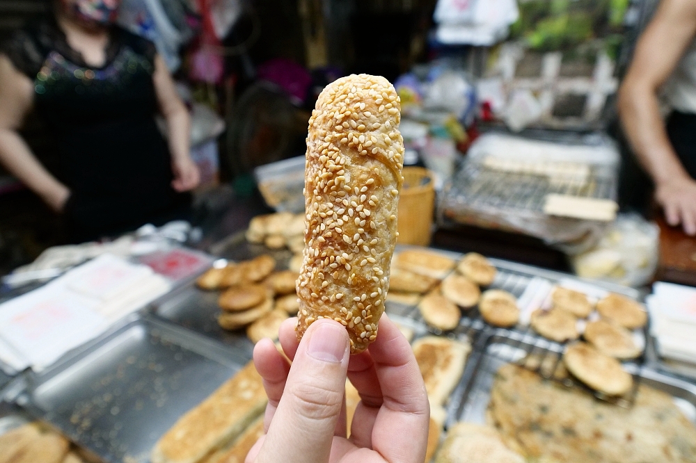 澎湖【老張燒餅舖】三個烤箱凸全場！招牌小燒餅、媳婦餅、焦糖脆燒餅都不錯，在地人才知道的早餐店！ @捲捲頭 ♡ 品味生活