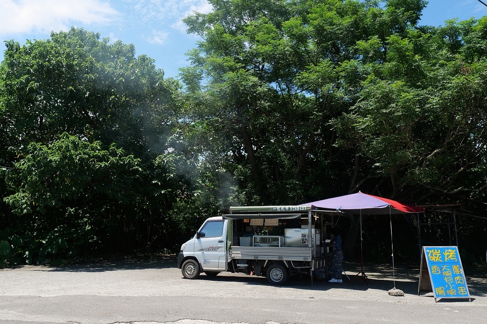 頭城北宜石牌香腸，炭烤大腸包小腸，平日只要營業就得排隊每天都賣爆！隱藏版五花肉，多汁又夠味，還有蔥肉串也是好吃到爆炸～ @捲捲頭 ♡ 品味生活