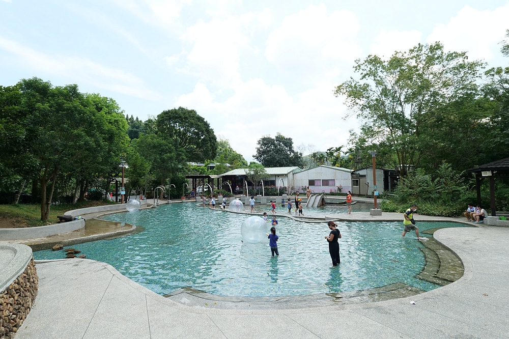 埔里【桃米親水公園】最美的玩水聖地！快來泡泡堆裡消暑一夏～ @捲捲頭 ♡ 品味生活