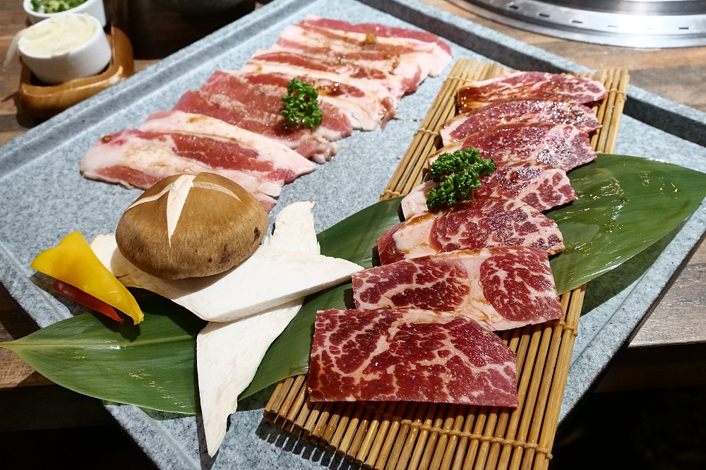 Oh my !原燒日式燒肉宜蘭新月店，50cm 鑽切牛厚實超吸睛好好吃 @捲捲頭 ♡ 品味生活