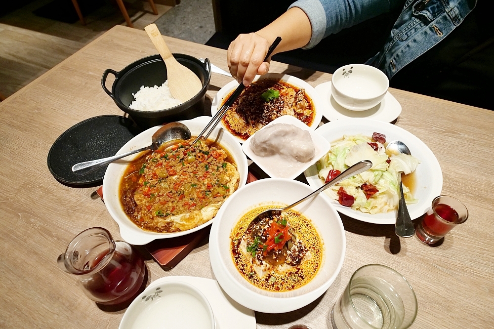 開飯川食堂宜蘭新月店，每道菜都好吃，重口味的好選擇（附菜單） @捲捲頭 ♡ 品味生活