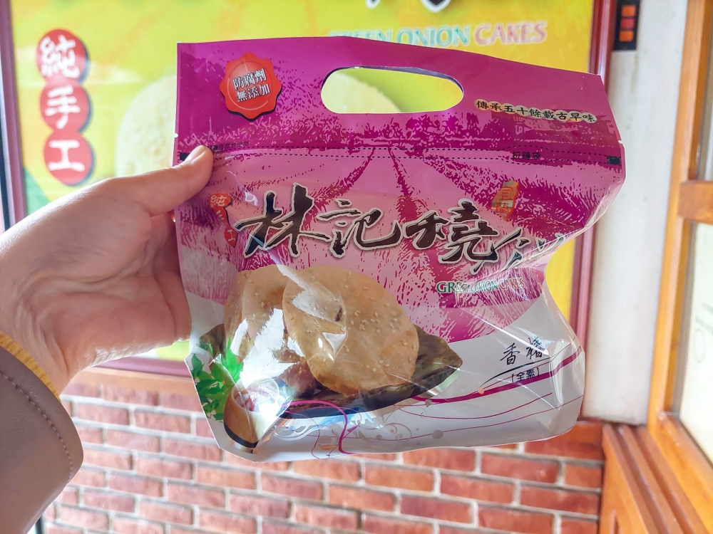 【林記燒餅】宜蘭巷弄飄香半世紀的手工點名棒蔥餅！酥香脆到會上癮 @捲捲頭 ♡ 品味生活