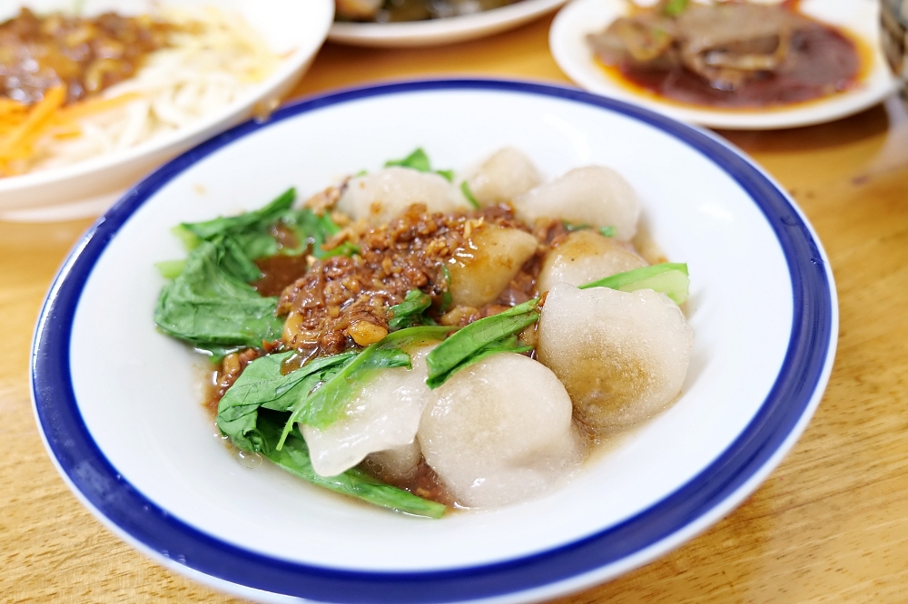 蘇澳美食【王家麵舖】炸醬麵跟乾拌水晶餃是必點，還有滷味也不錯，菜單與停車資訊 @捲捲頭 ♡ 品味生活