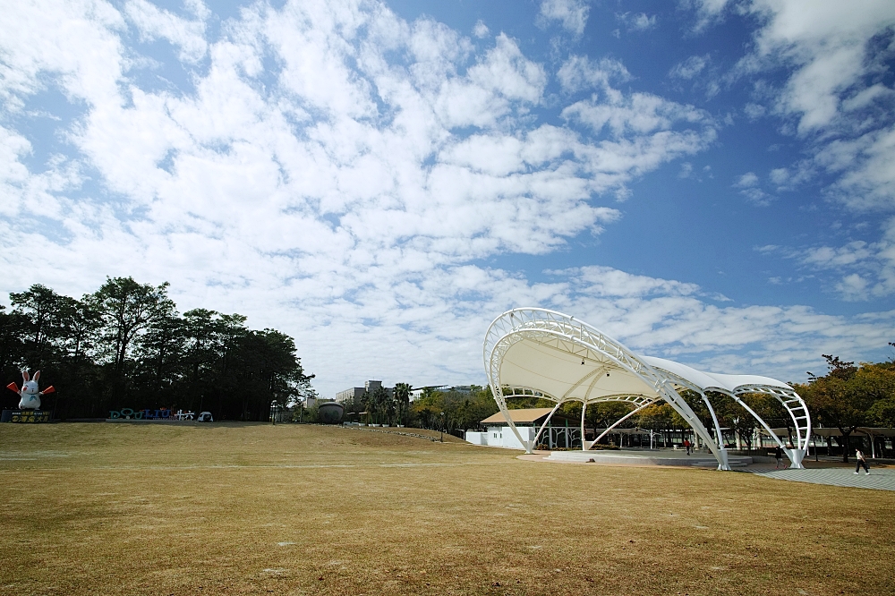 雲林斗六膨鼠森林公園，繽紛的馬賽克松鼠陪你玩，橡木果溜滑梯，遊戲草原還有瑪利歐水管，通通免門票 @捲捲頭 ♡ 品味生活