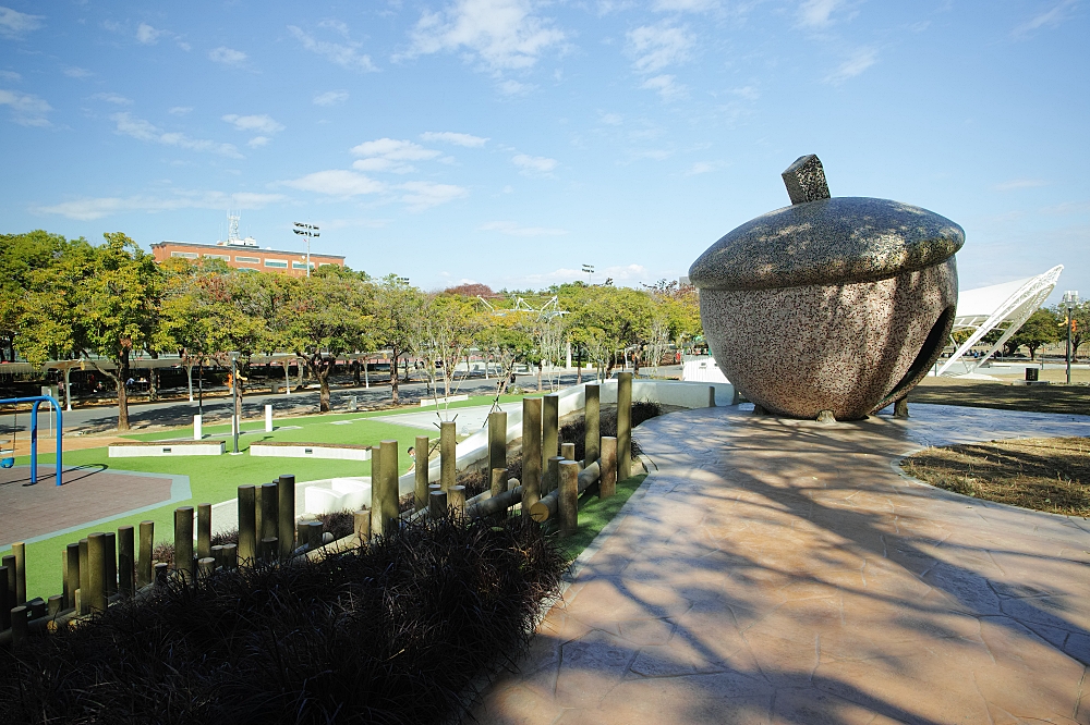 雲林斗六膨鼠森林公園，繽紛的馬賽克松鼠陪你玩，橡木果溜滑梯，遊戲草原還有瑪利歐水管，通通免門票 @捲捲頭 ♡ 品味生活