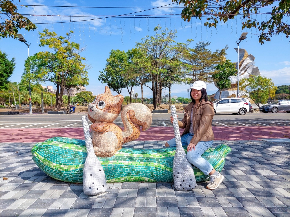 雲林斗六膨鼠森林公園，繽紛的馬賽克松鼠陪你玩，橡木果溜滑梯，遊戲草原還有瑪利歐水管，通通免門票 @捲捲頭 ♡ 品味生活