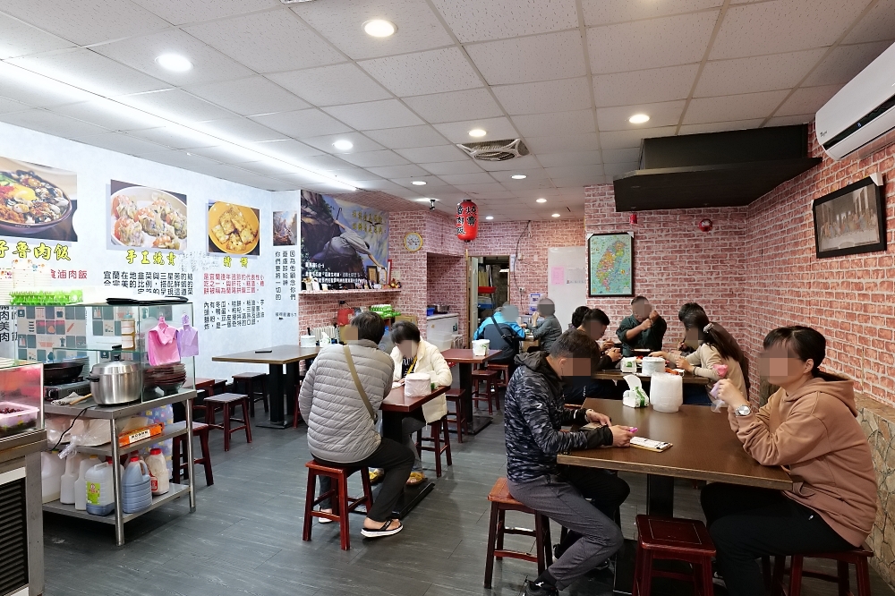 【一鑫園】超邪惡蚵仔滷肉飯，包一整隻蝦霸氣鮮蝦燒賣，羅東平價美食大推薦 @捲捲頭 ♡ 品味生活