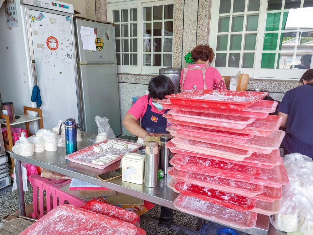 蘇澳美食【馬賽鍋貼】只賣一種高麗菜豬肉口味，好吃秘訣在辣椒醬 @捲捲頭 ♡ 品味生活