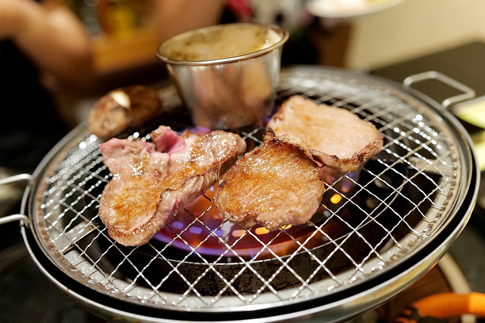 【韓國燒肉サランバン】新世界乾杯通り美食推薦，美味燒肉必點牛舌、里肌肉還有牛大腸 @捲捲頭 ♡ 品味生活