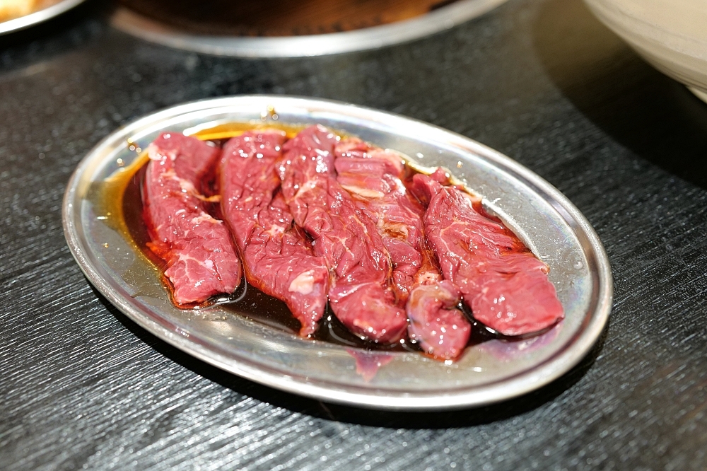 【韓國燒肉サランバン】新世界乾杯通り美食推薦，美味燒肉必點牛舌、里肌肉還有牛大腸 @捲捲頭 ♡ 品味生活