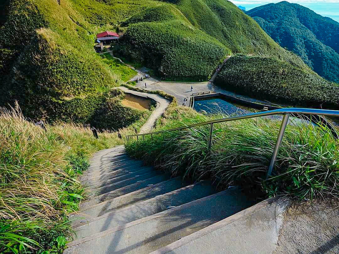 羅東美食【行運茶餐】躲在巷子內的宜蘭寵物友善港式餐廳，必點蜜汁叉燒撈麵、花生西多士（附菜單） @捲捲頭 ♡ 品味生活