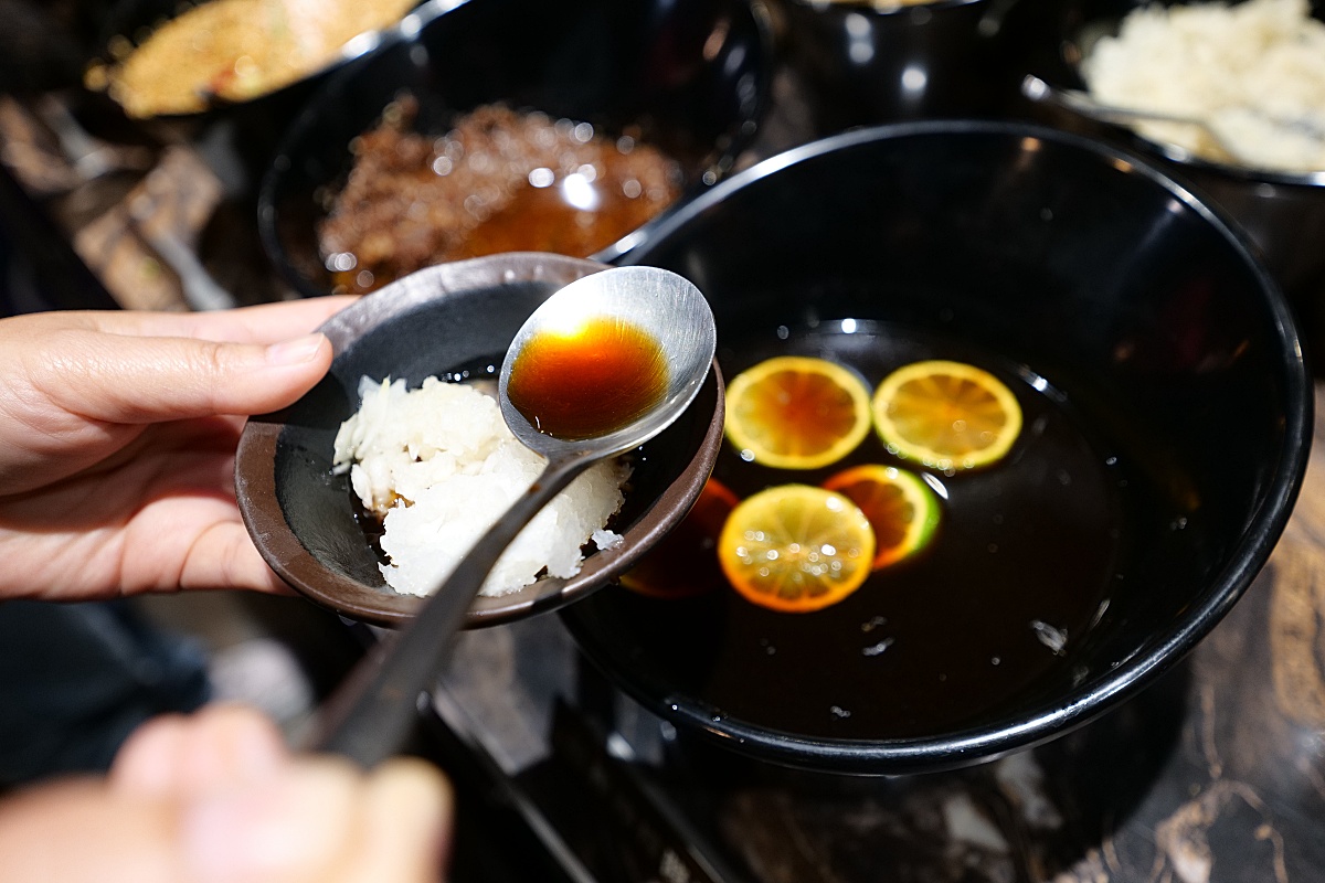 【丰明殿圓山店】霸王級金牌和牛肉盤龍蝦火鍋大進擊，價位與肉質分享(菜單) @捲捲頭 ♡ 品味生活