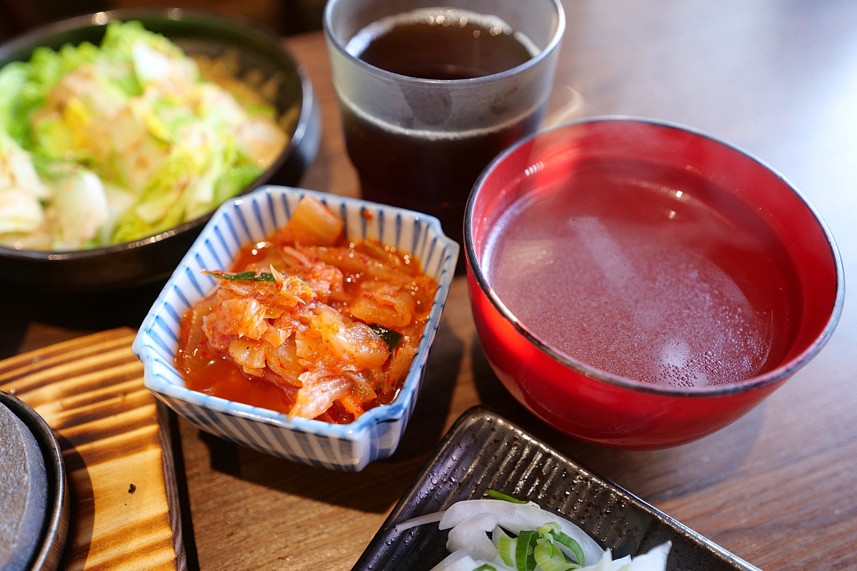 台南美食【宮本武丼西門店】丼飯120元起好銷魂，超狂燒肉丼飯肉滿出來（附菜單） @捲捲頭 ♡ 品味生活