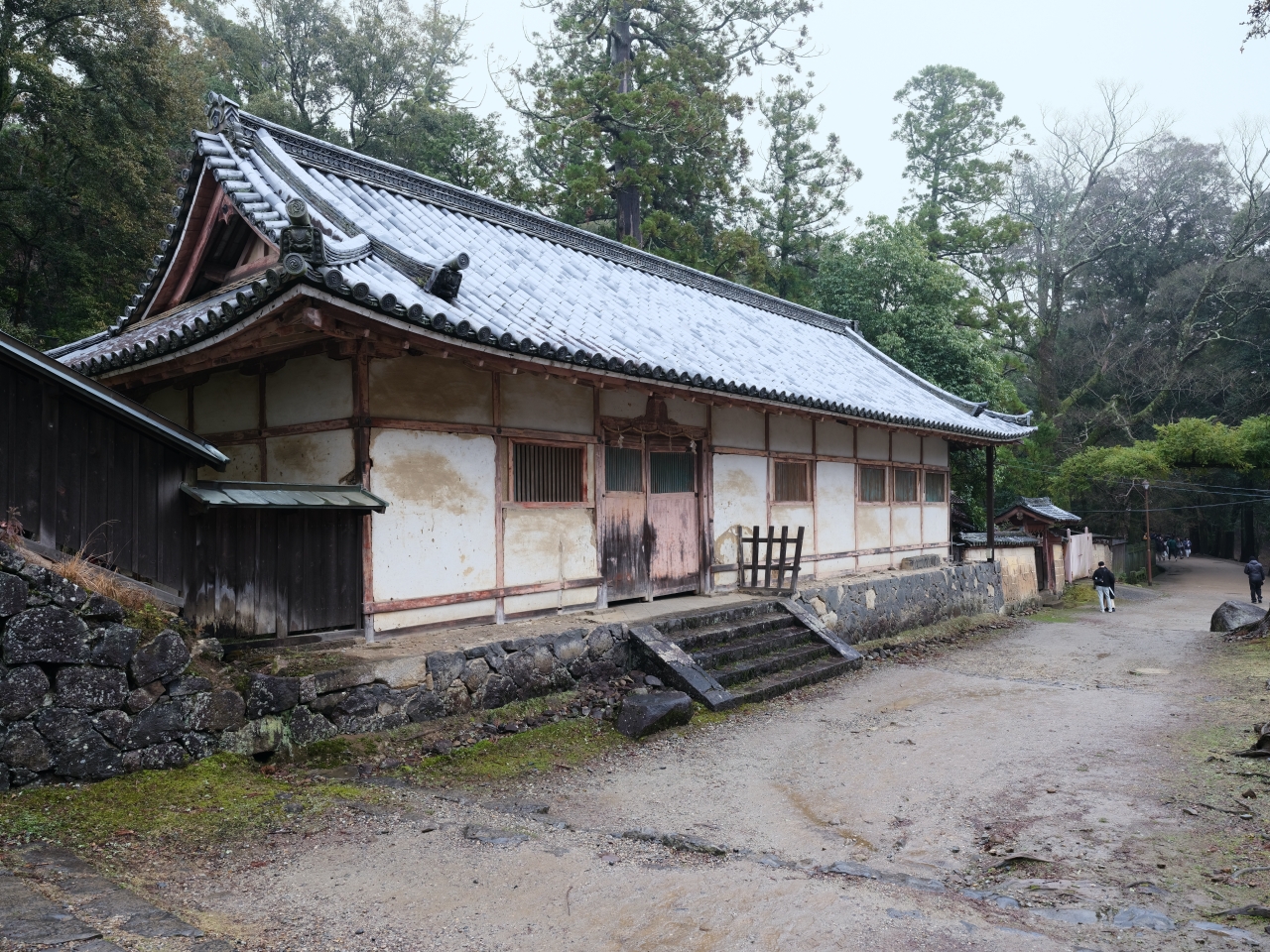 奈良景點【若草山】最平易近人的登山步道，零距離餵食野生小鹿～ @捲捲頭 ♡ 品味生活