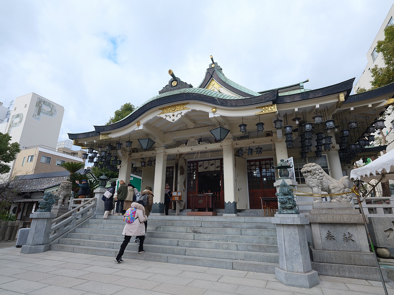 大阪【難波八阪神社】巨無霸獅子頭,可以吞厄運招好運~ @捲捲頭 ♡ 品味生活