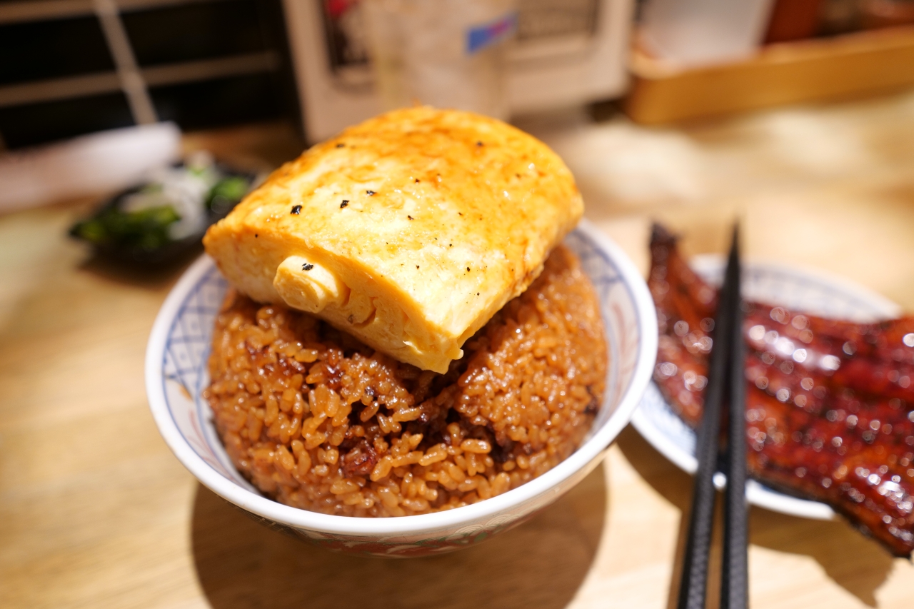 大阪美食【鰻魚 Izumo LUCUA】超級澎湃的巨型鰻玉丼，包準你吃完後撐三天！ @捲捲頭 ♡ 品味生活