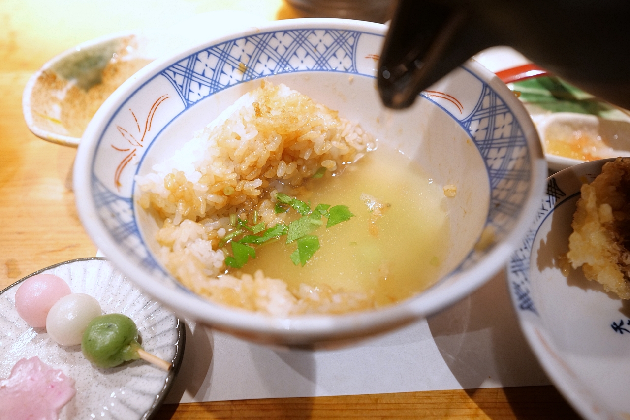 京都【Makino天丼まきの】熱門巨無霸天丼店，新鮮現炸（附菜單） @捲捲頭 ♡ 品味生活